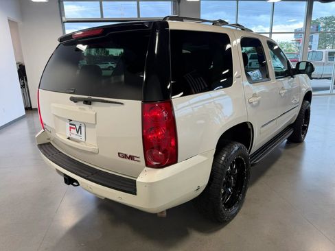 Used 2011 GMC Yukon SLT w/ SLT-2 Equipment Package AWD/4WD image 6