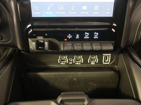 Used 2025 RAM 1500 Limited w/ Off Road Group AWD/4WD image 30