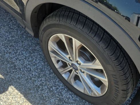 Used 2018 Ford Escape SEL FWD image 9