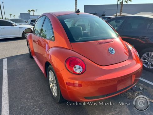 Used 2009 Volkswagen Beetle Coupe FWD image 5