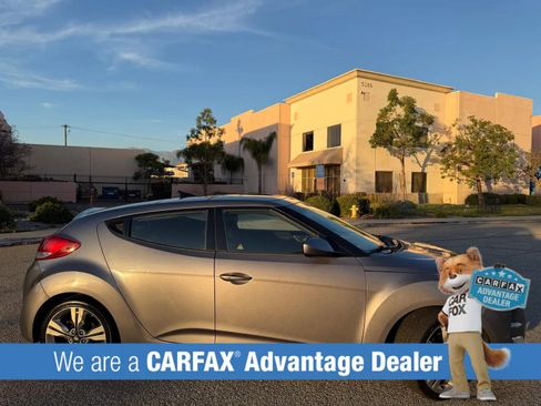 Used 2017 Hyundai Veloster Value Edition image 7