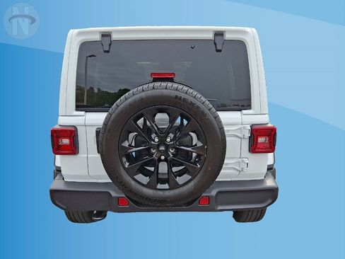 Certified 2025 Jeep Wrangler Unlimited Sahara AWD/4WD image 15