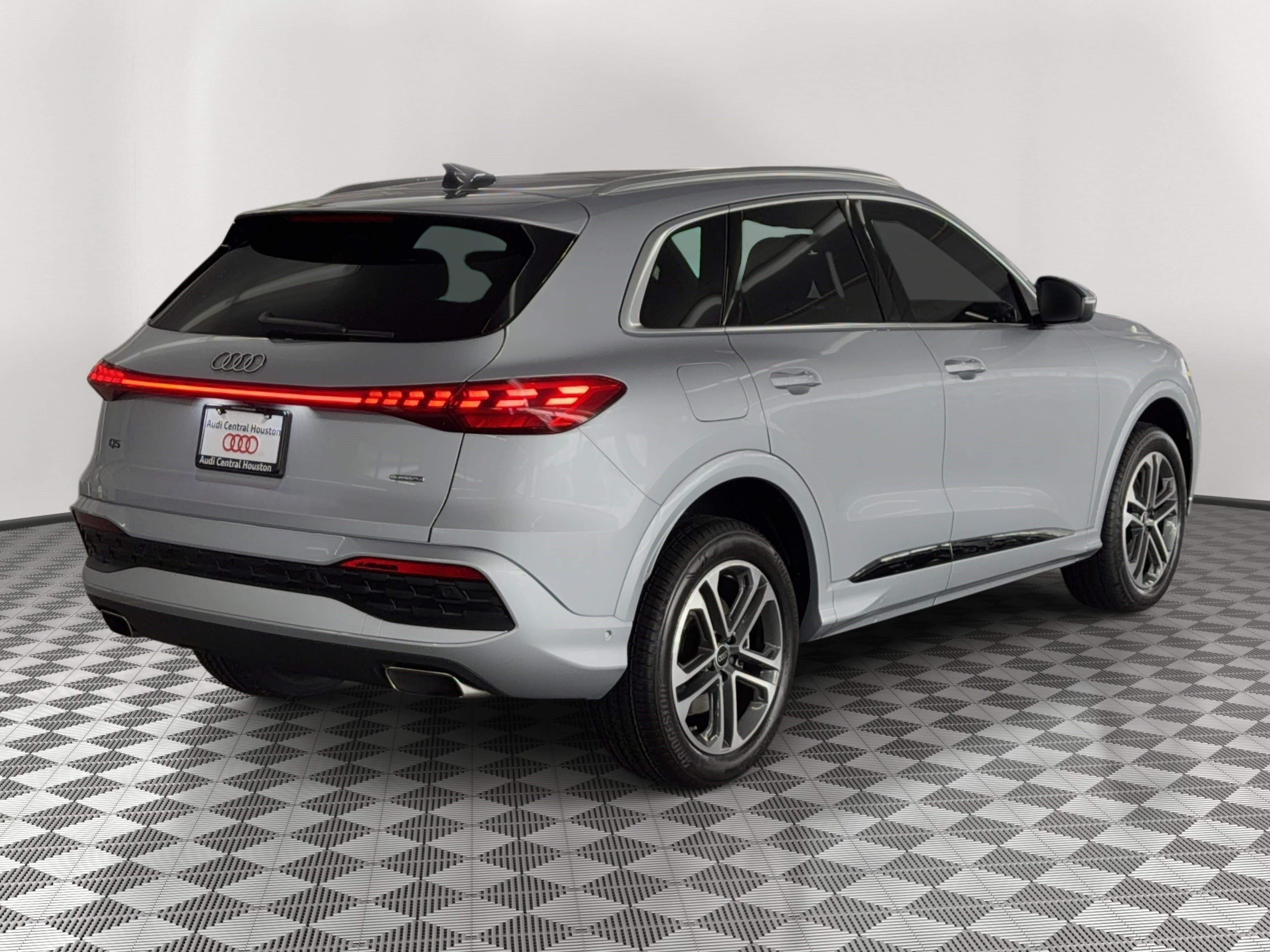 New 2026 Audi Q5 Premium Plus w/ Premium Plus AWD/4WD image 9
