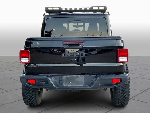 Used 2025 Jeep Gladiator Sport image 5