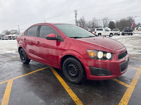 Used 2013 Chevrolet Sonic LS image 4