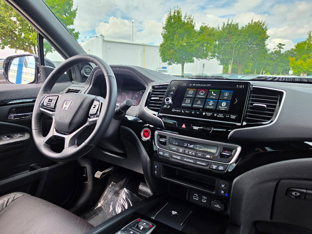 Certified 2024 Honda Ridgeline Black Edition image 14