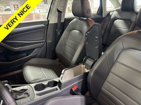 Used 2024 Volkswagen Jetta SE FWD image 23