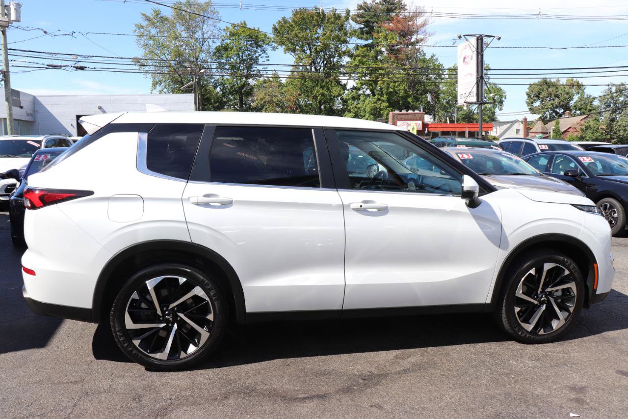 Used 2024 Mitsubishi Outlander FWD image 6