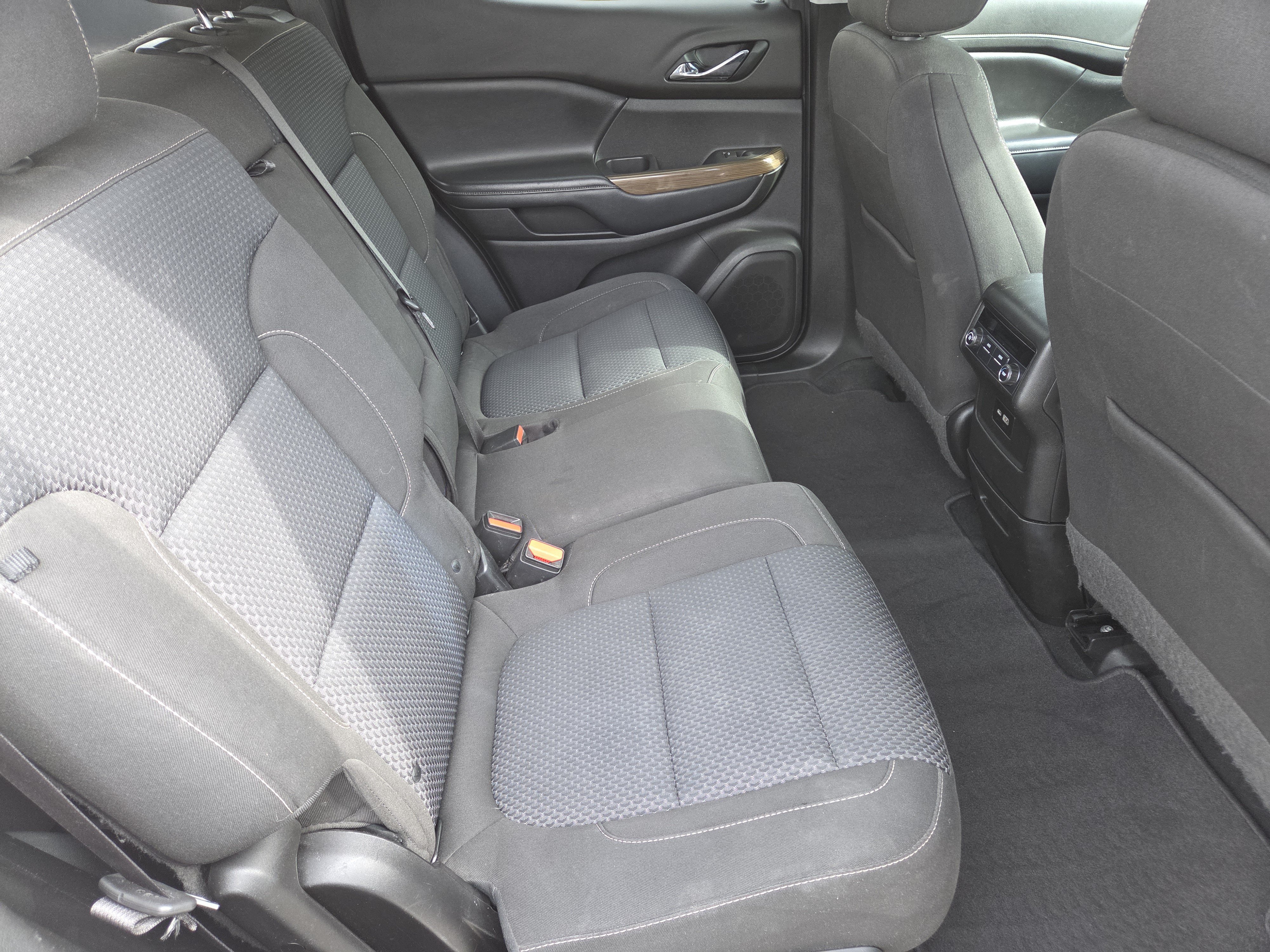 Used 2020 GMC Acadia SLE FWD image 24