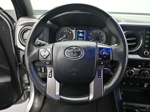 Used 2023 Toyota Tacoma TRD Off-Road AWD/4WD image 17