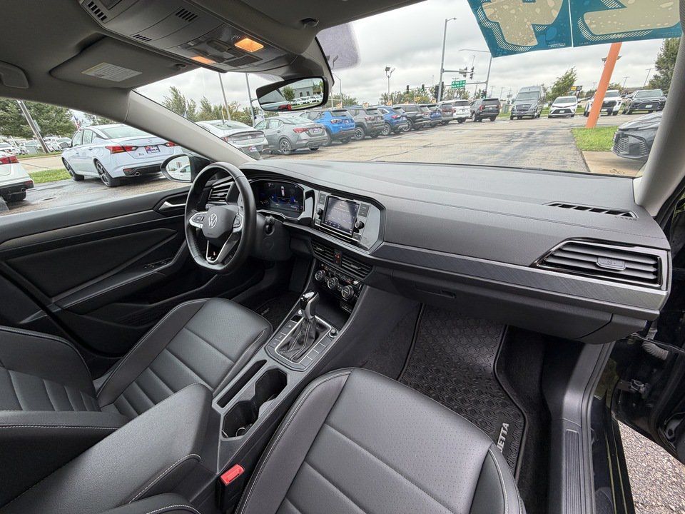 Used 2024 Volkswagen Jetta SE FWD image 27