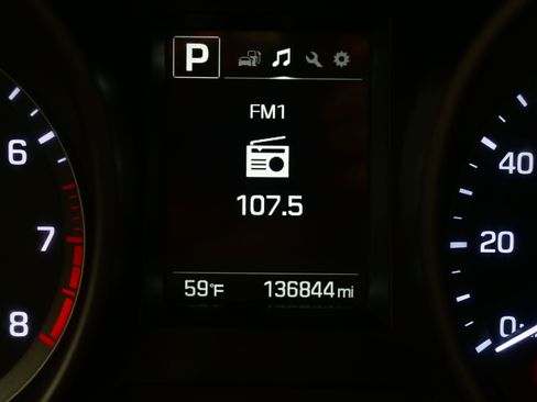 Used 2017 Hyundai Santa Fe Sport image 23