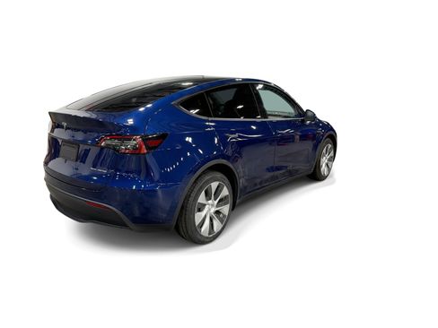 Certified 2022 Tesla Model Y Long Range AWD/4WD image 6