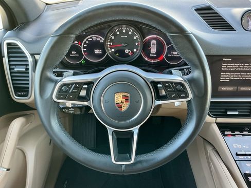 Used 2022 Porsche Cayenne Platinum Edition image 38