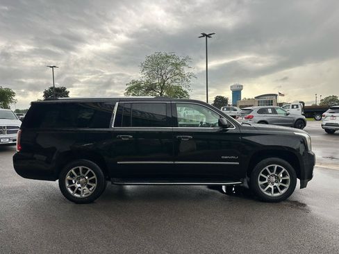 Used 2019 GMC Yukon XL Denali AWD/4WD image 8