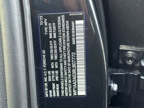 Used 2024 Porsche Macan image 30