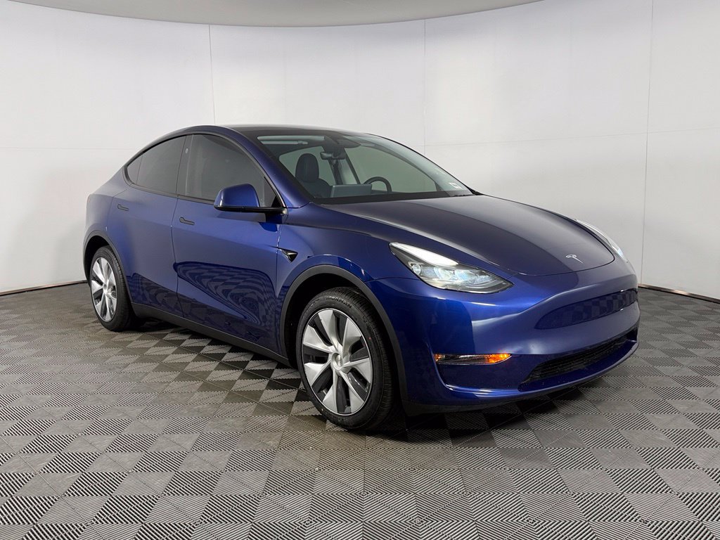 Used 2024 Tesla Model Y Long Range AWD/4WD image 4