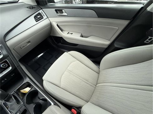 Used 2018 Hyundai Sonata SE image 14