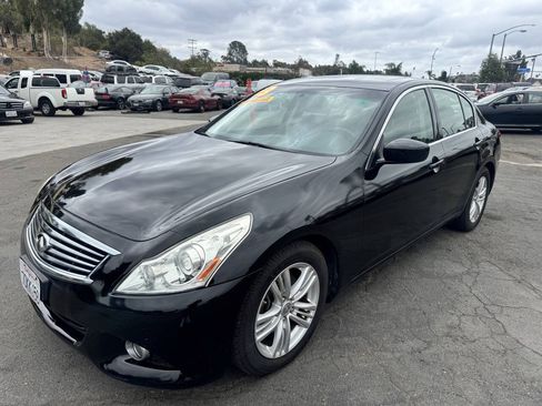 Used 2013 INFINITI G37 Journey w/ Premium Pkg RWD image 3