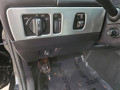 Used 2003 Ford Thunderbird Base image 19