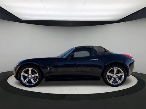 Used 2006 Pontiac Solstice Convertible w/ Premium Package image 4