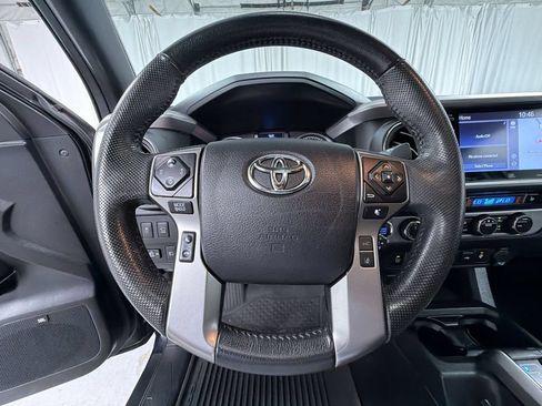 Certified 2022 Toyota Tacoma Limited AWD/4WD image 27