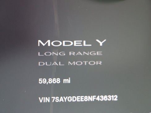 Used 2022 Tesla Model Y Long Range AWD/4WD image 26