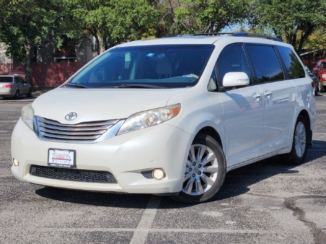 Used 2014 Toyota Sienna Limited w/ Limited Premium Package FWD image 1