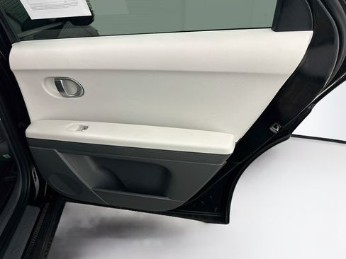 Used 2024 Hyundai Ioniq 5 SE AWD/4WD image 31