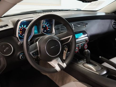 Used 2010 Chevrolet Camaro LT RWD image 7