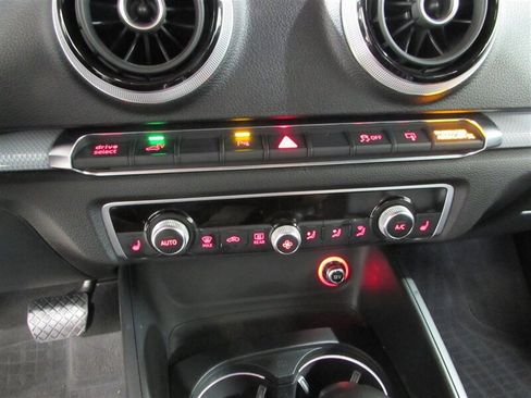 Used 2016 Audi A3 e-tron Premium Plus w/ Premium Plus Package image 21