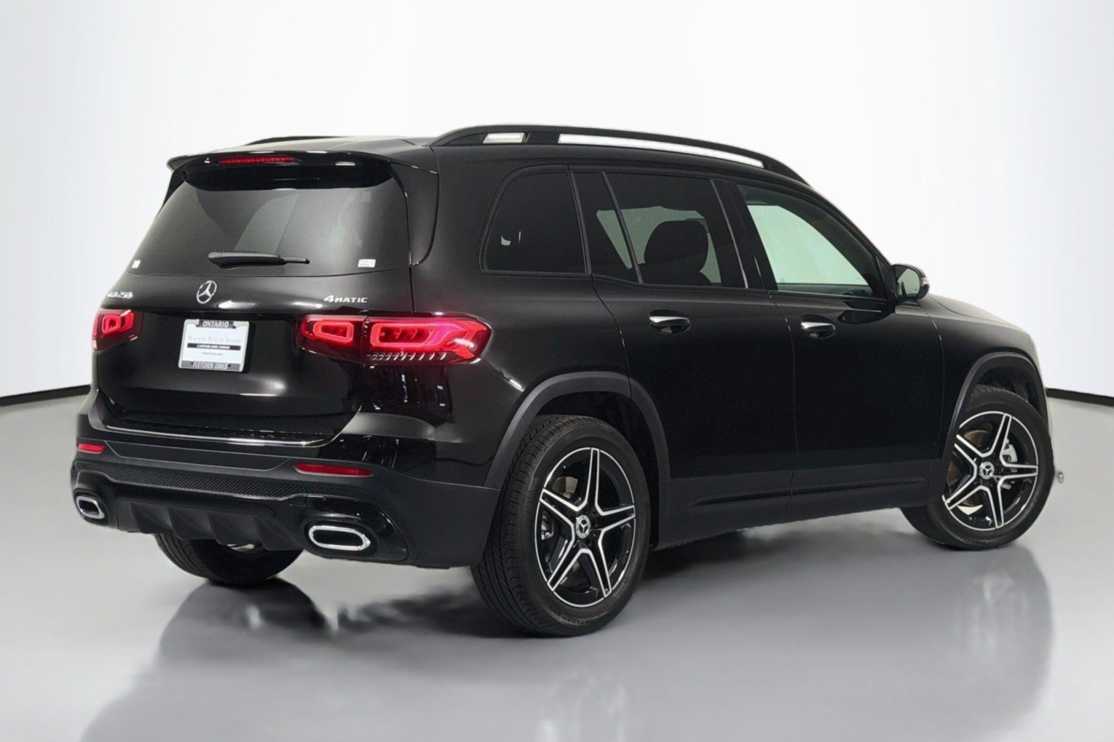 Used 2023 Mercedes-Benz GLB 250 4MATIC image 12
