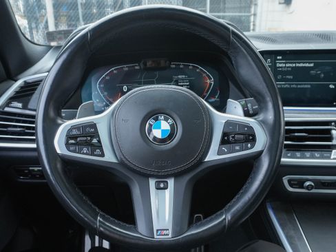 Used 2022 BMW X5 xDrive40i w/ M Sport Package AWD/4WD image 17