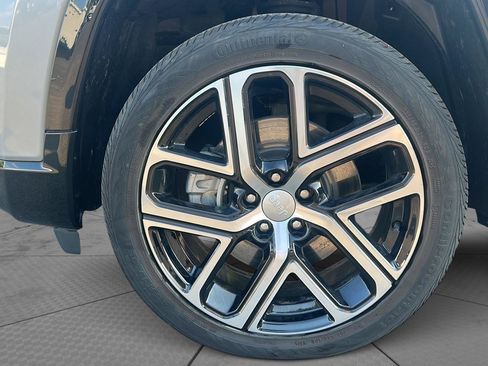 Used 2024 Jeep Compass Limited w/ Elite Group AWD/4WD image 3