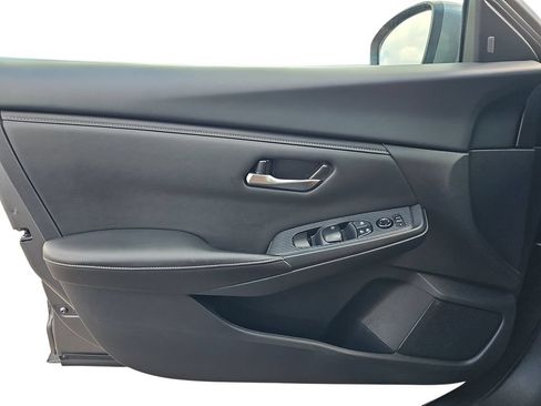 Used 2024 Nissan Sentra SV FWD image 25
