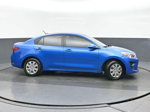 Used 2023 Kia Rio S image 2