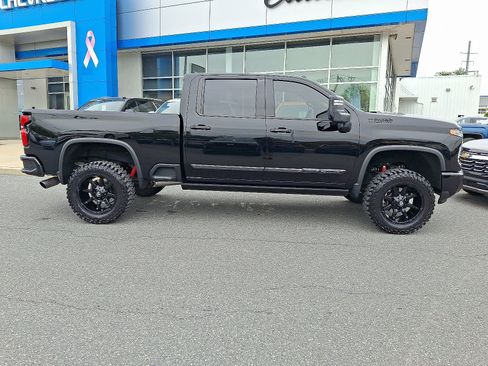 Certified 2024 Chevrolet Silverado 2500 High Country w/ Midnight Edition AWD/4WD image 7