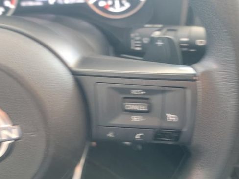 Used 2024 Nissan Rogue S FWD image 30