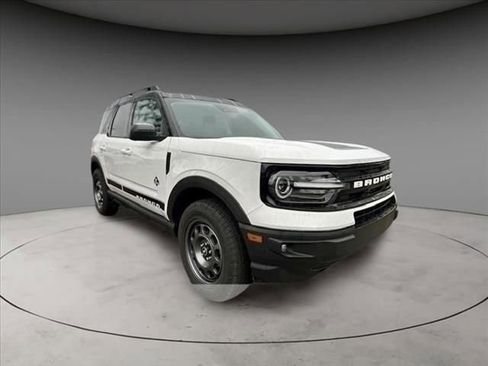 New 2024 Ford Bronco Sport Outer Banks image 3