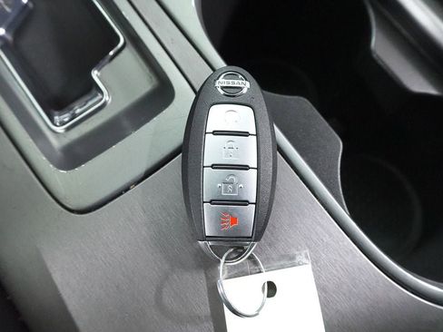 Used 2019 Nissan Murano S AWD/4WD image 17