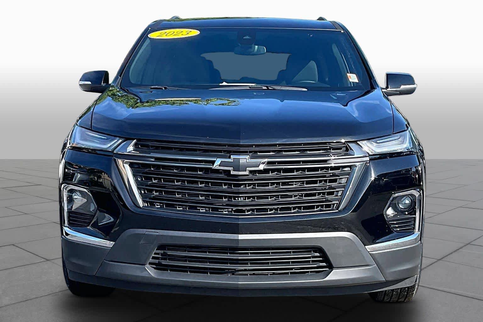 Used 2023 Chevrolet Traverse LT FWD image 4