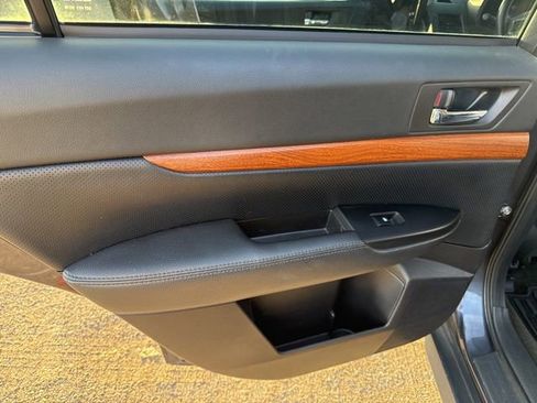 Used 2013 Subaru Outback 2.5i Limited image 19
