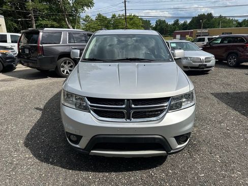 Used 2011 Dodge Journey Mainstreet w/ Safe & Sound Group FWD image 2