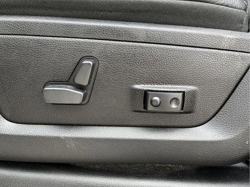 Used 2024 RAM 2500 Limited AWD/4WD image 22