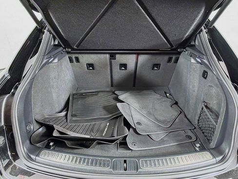 Used 2024 Porsche Macan GTS image 25