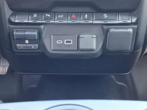 Used 2024 Chevrolet Silverado 2500 Custom w/ Custom Value Package image 22