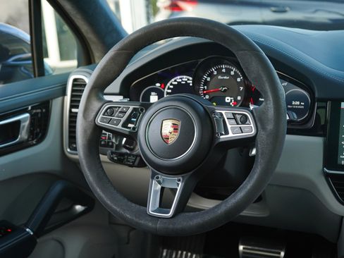 Used 2019 Porsche Cayenne Turbo image 41