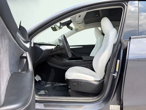 Used 2023 Tesla Model Y Performance AWD/4WD image 15