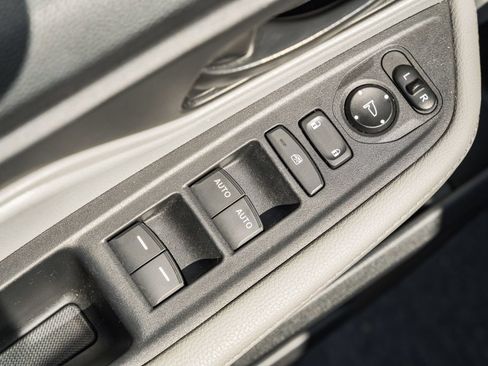 Used 2018 Honda Odyssey LX image 33
