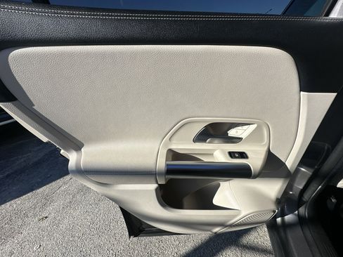 Used 2022 Mercedes-Benz GLA 250 image 29